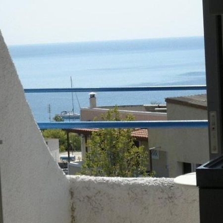 Efrosyni Apartments Agia Marina  外观 照片