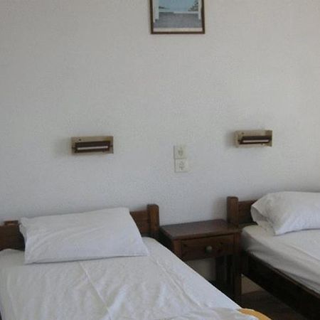 Efrosyni Apartments Agia Marina  外观 照片