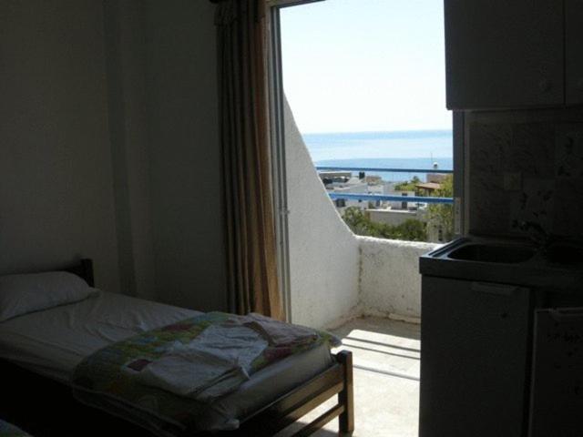Efrosyni Apartments Agia Marina  外观 照片