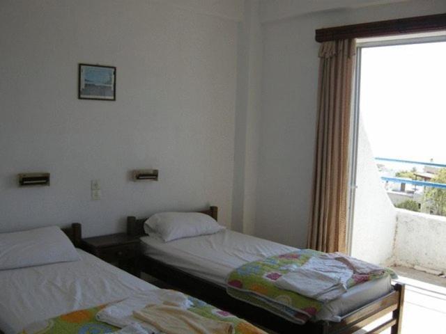 Efrosyni Apartments Agia Marina  外观 照片
