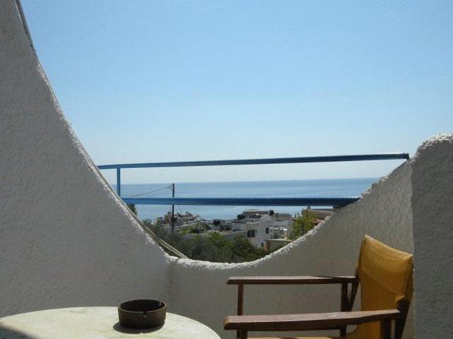 Efrosyni Apartments Agia Marina  外观 照片